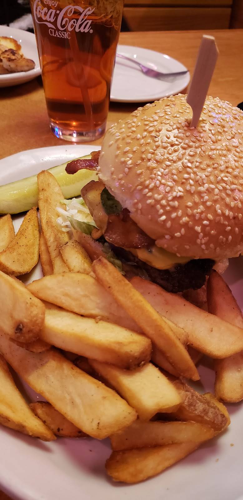 Wise Guys Burgers & More | restaurant | 118 E Main St, Orange, VA 22960, USA | 5406619794 OR +1 540-661-9794