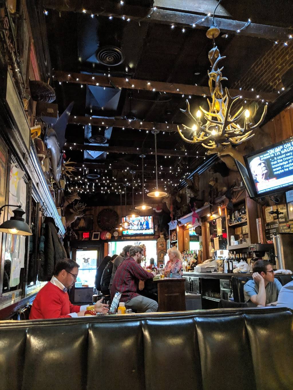 Tune Inn | restaurant | 331 Pennsylvania Ave SE, Washington, DC 20003, USA | 2025432725 OR +1 202-543-2725