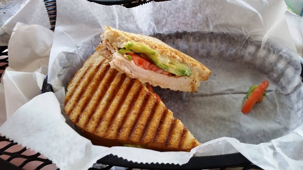 Café Navarre | restaurant | 800 Navarre Ave, New Orleans, LA 70124, USA | 5044838828 OR +1 504-483-8828