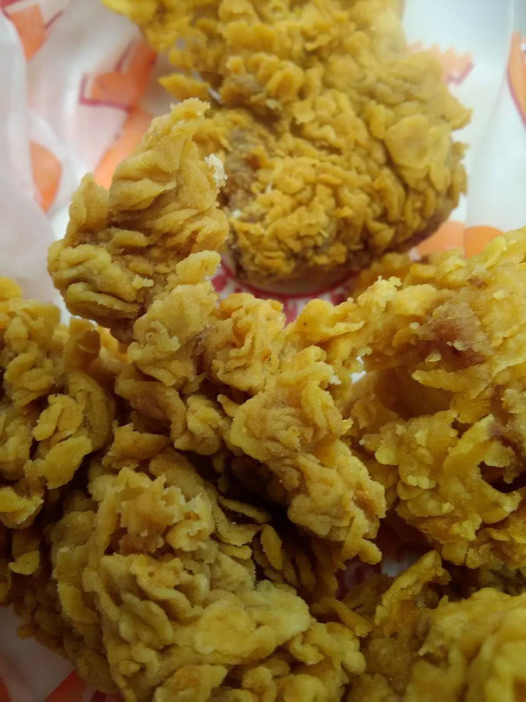 Popeyes Louisiana Kitchen | restaurant | 400 E Tremont Ave, Bronx, NY 10457, USA | 7182947039 OR +1 718-294-7039