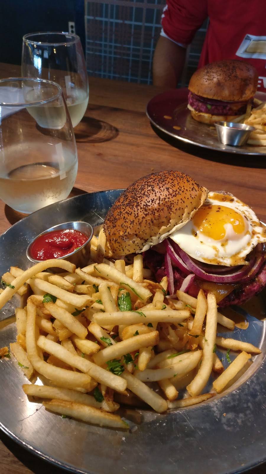 Eureka! | restaurant | 191 Castro St, Mountain View, CA 94041, USA | 6504260582 OR +1 650-426-0582