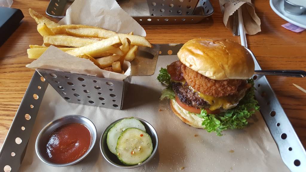 Chilis Grill & Bar | meal takeaway | 3271 N President George Bush Hwy, Garland, TX 75040, USA | 9724965255 OR +1 972-496-5255