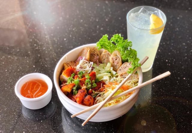 Seafood Queen | restaurant | 714 S Lewis St, New Iberia, LA 70560, USA | 3372565371 OR +1 337-256-5371