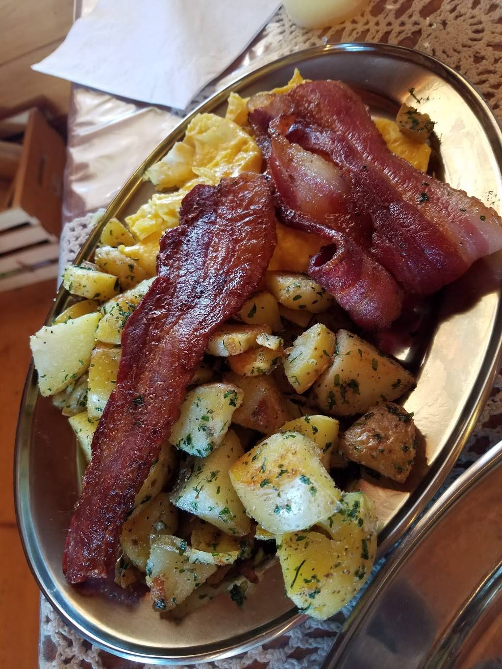 Heritage Farm Pancake House | restaurant | 15 Parker Hill Rd, Sanbornton, NH 03269, USA | 6035245400 OR +1 603-524-5400