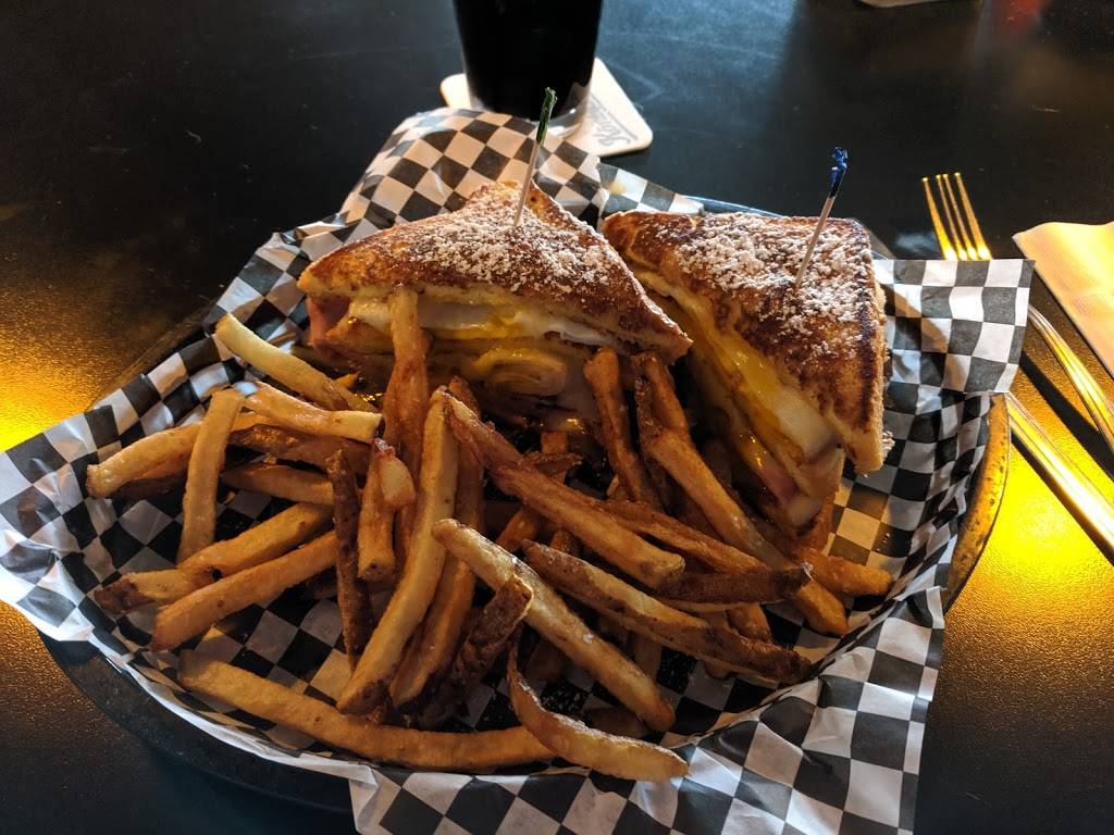 Smarty Pants Garage | restaurant | 626 SW 152nd St, Burien, WA 98166, USA | 2064578181 OR +1 206-457-8181