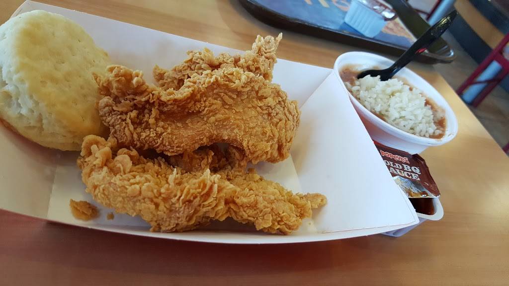 Popeyes Louisiana Kitchen | restaurant | 5108 Clarence Dr, Naperville, IL 60564, USA | 6309229897 OR +1 630-922-9897