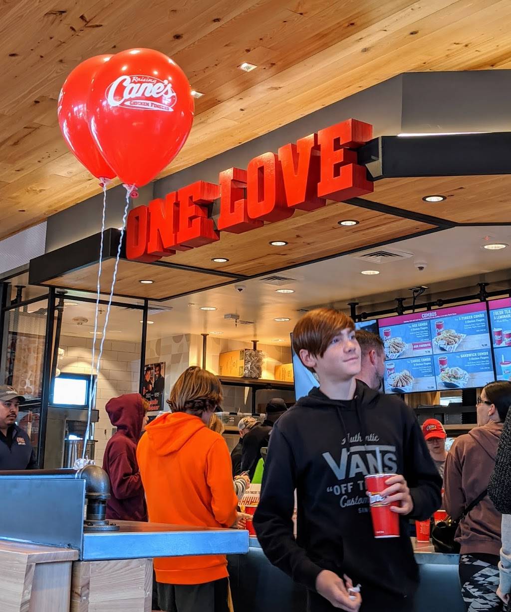 Raising Canes | meal takeaway | 1781 E Warner Rd, Tempe, AZ 85284, USA | 4807553464 OR +1 480-755-3464