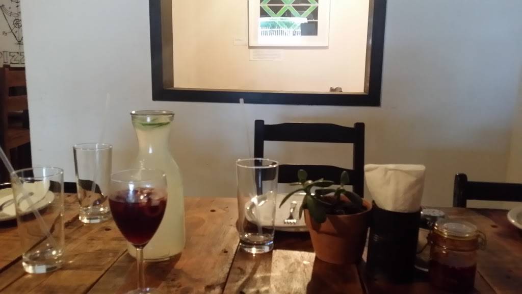 VOSTOK PIZZA | restaurant | René Ortiz C. 24, Centro Playas, 22710 Rosarito, B.C., Mexico | 016611236664 OR +52 661 123 6664