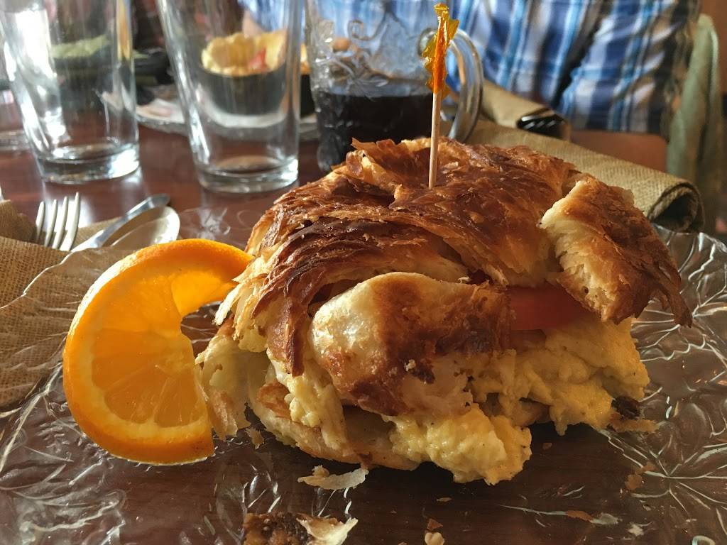 Cynthias | restaurant | 65 Nichols St, Friday Harbor, WA 98250, USA | 3602988130 OR +1 360-298-8130