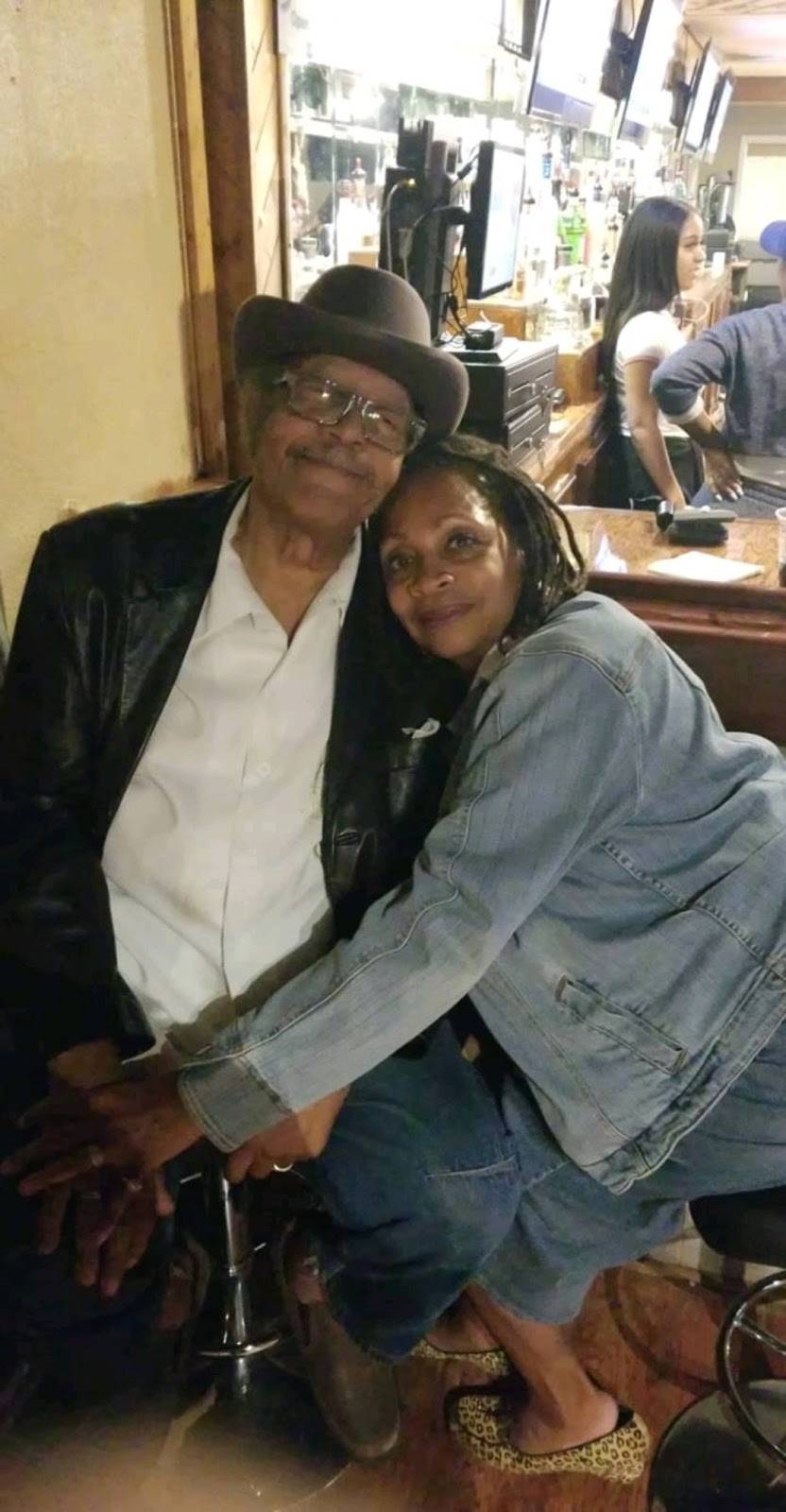 Ken’s Lounge | restaurant | 1701 Lagrange St, Toledo, OH 43608, USA | 4197879728 OR +1 419-787-9728