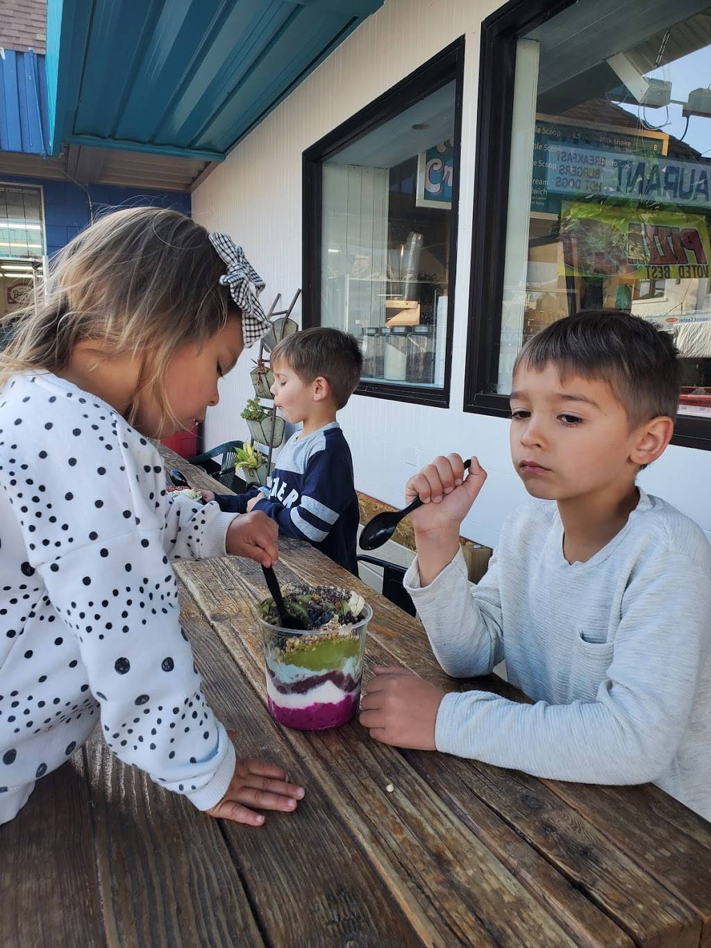 Pierside Marketplace | cafe | 711 Dolliver St, Pismo Beach, CA 93449, USA | 8052956386 OR +1 805-295-6386