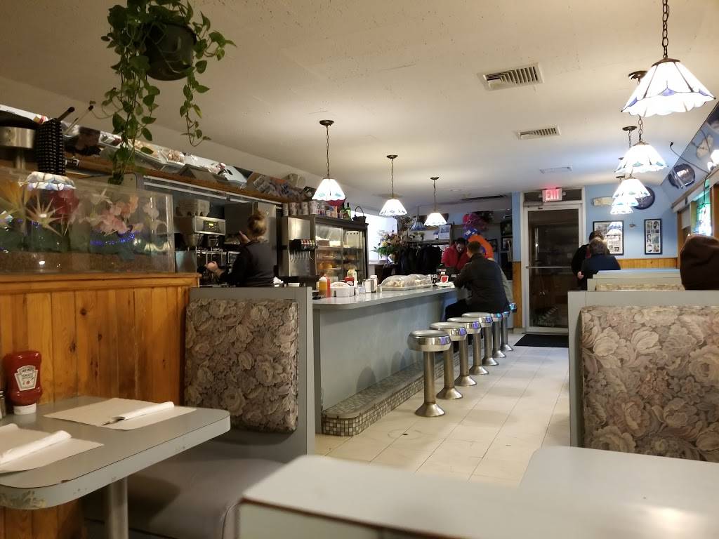 Curleys Diner | restaurant | 62 W Park Pl, Stamford, CT 06901, USA | 2033482020 OR +1 203-348-2020