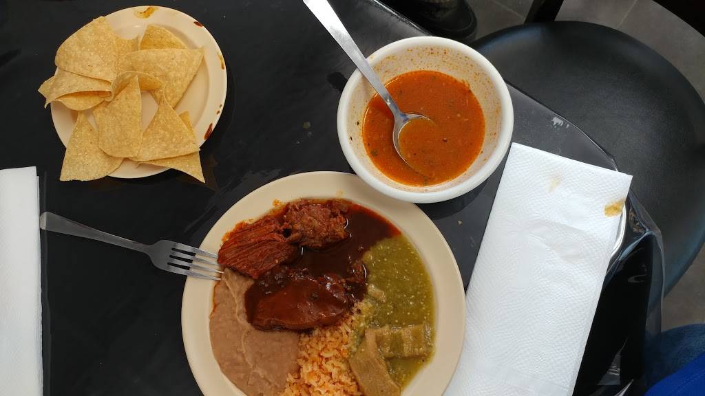 Cocina Azteca | restaurant | 111 E Chapman Ave, Placentia, CA 92870, USA | 7145779900 OR +1 714-577-9900