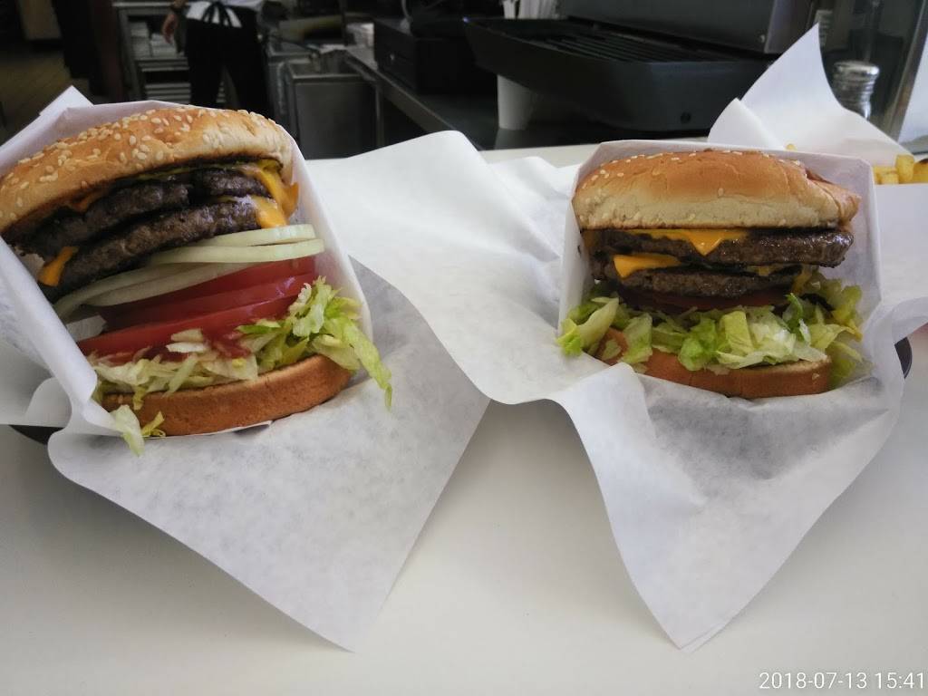 Giant Burger | restaurant | 24134 Mission Blvd, Hayward, CA 94544, USA | 5107332665 OR +1 510-733-2665