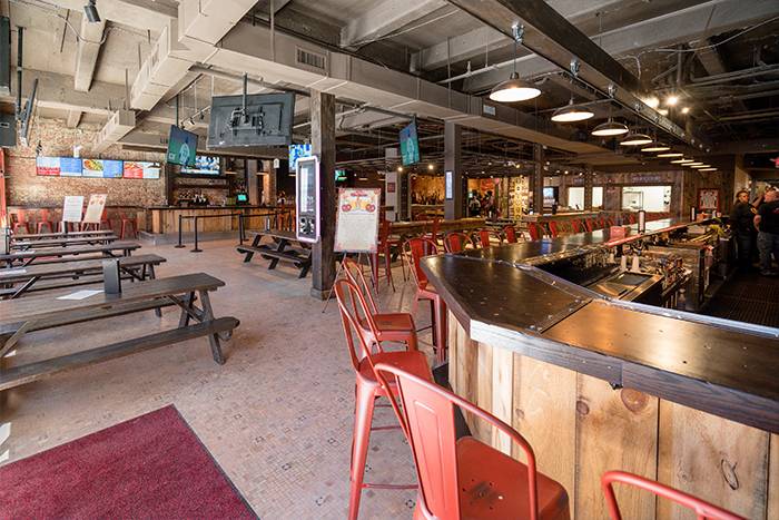 Redds Biergarten | restaurant | 220 Market Street, 37 Edison Pl, Newark, NJ 07102, USA | 9738776600 OR +1 973-877-6600