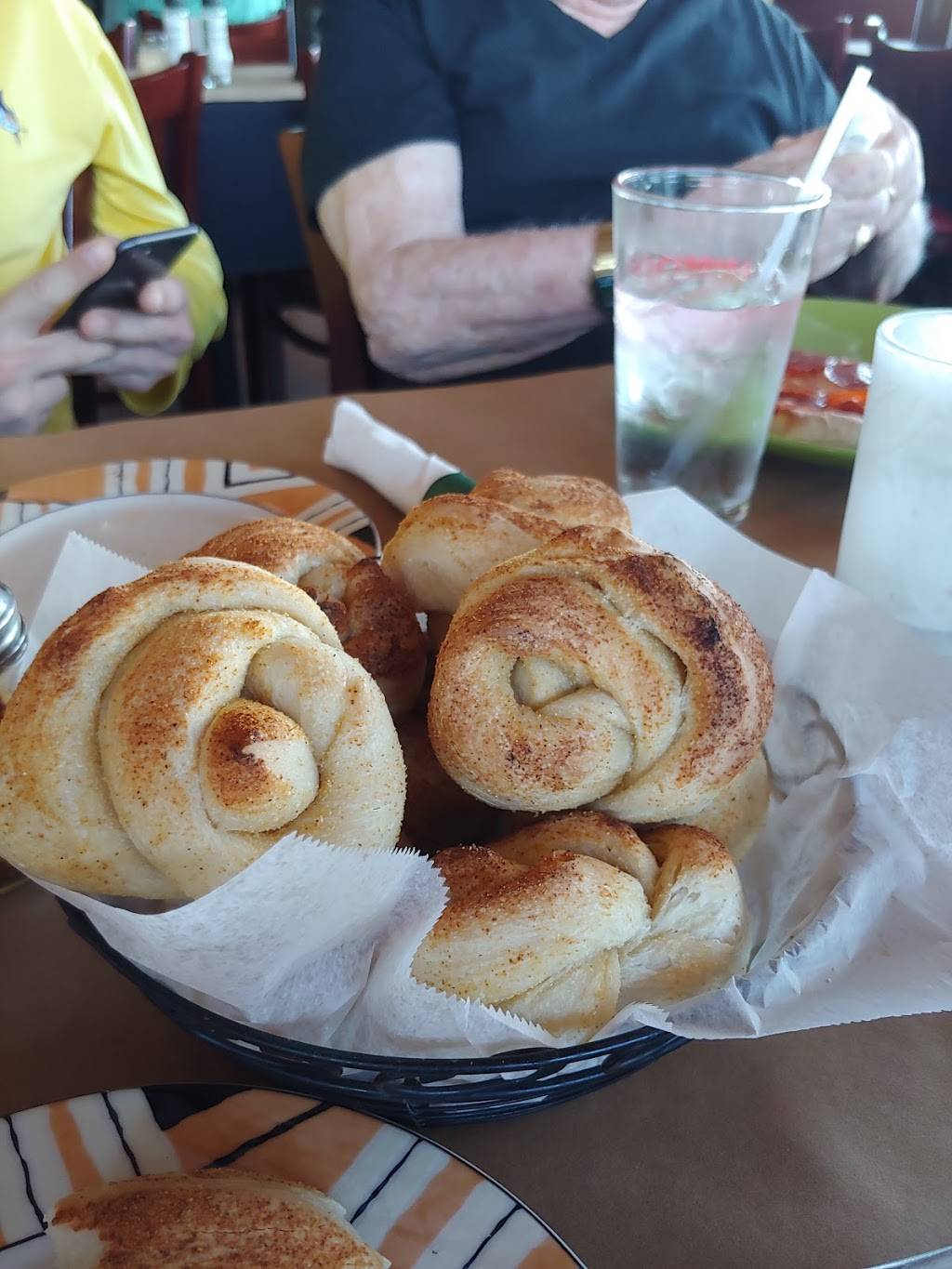 LaMottas Italian Restaurant & Pizzeria | meal takeaway | 15660 San Carlos Blvd #225, Fort Myers, FL 33908, USA | 2394825505 OR +1 239-482-5505