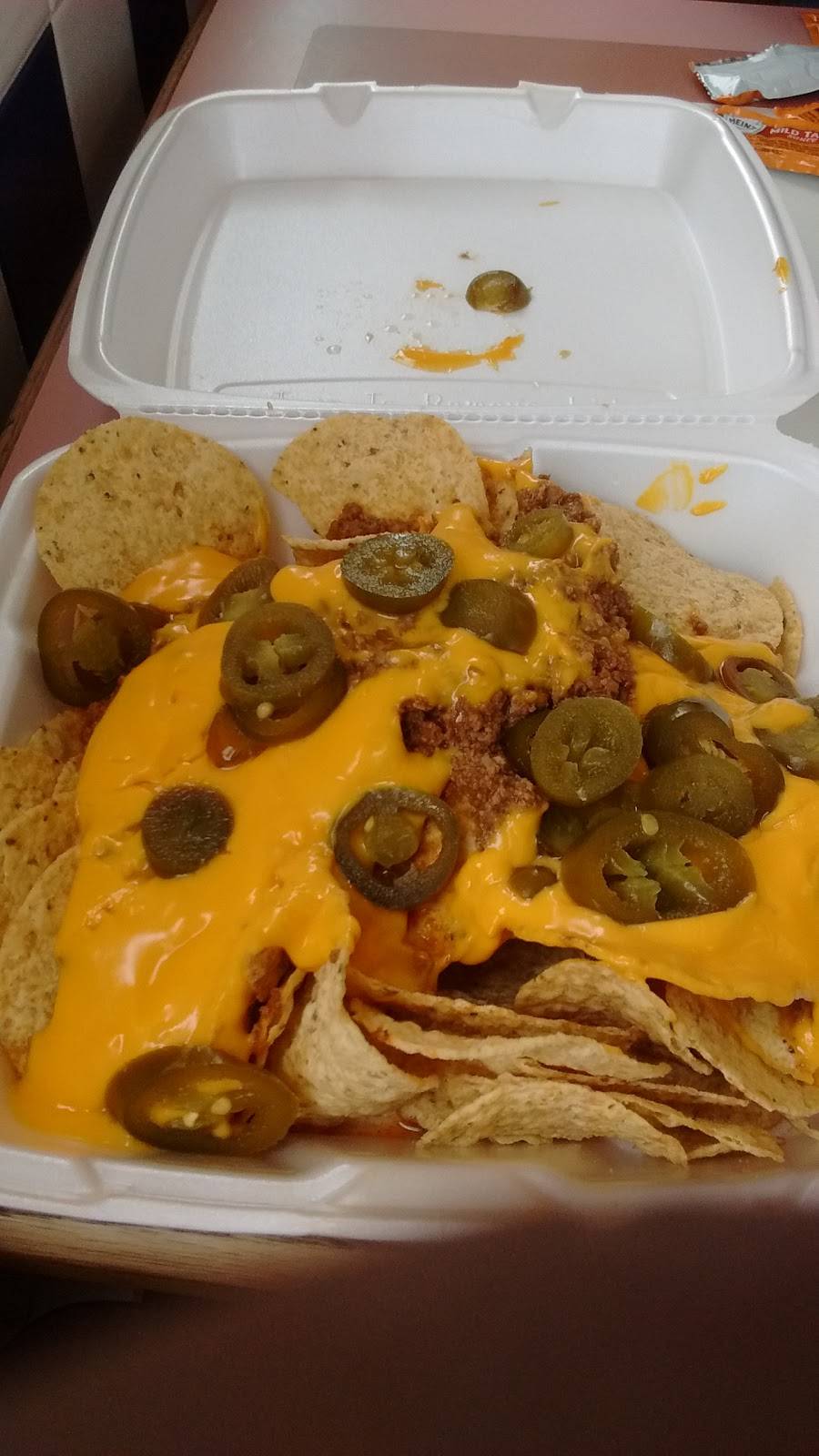 Lucky Dog Hot Dog | restaurant | 1819 W Lake St, Melrose Park, IL 60160, USA | 7083455365 OR +1 708-345-5365