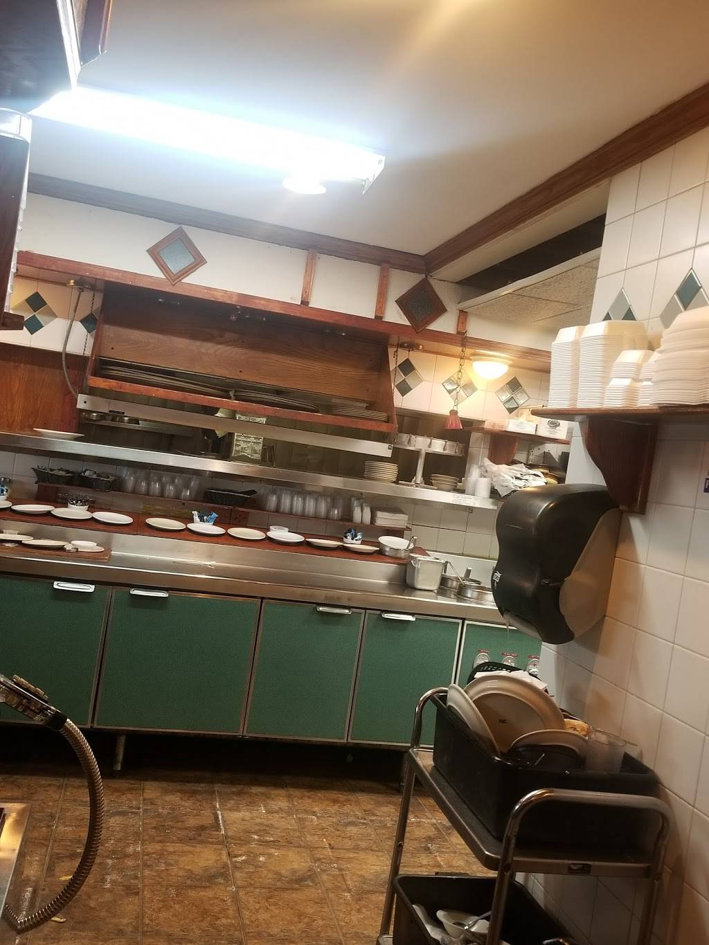 Flanagans Bar & Grill | night club | 3201 Buckley Rd, North Chicago, IL 60064, USA | 8476899062 OR +1 847-689-9062