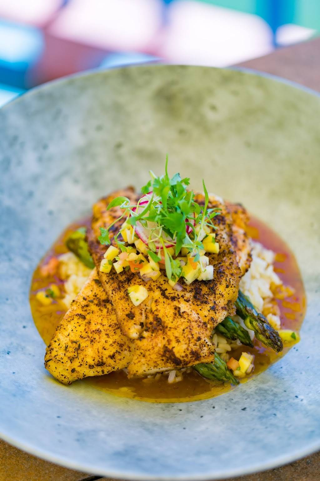 Hogfish Harrys Restaurant + Bar | restaurant | 600 Neapolitan Way, Naples, FL 34103, USA | 2397767623 OR +1 239-776-7623