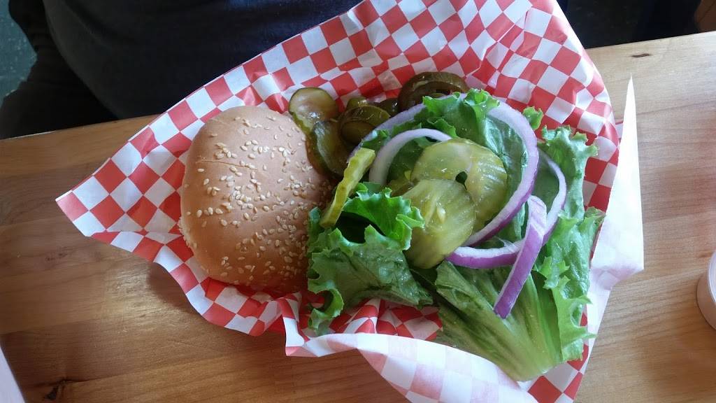 The Burger Hut | restaurant | 2451 Forest Ave, Chico, CA 95928, USA | 5308911430 OR +1 530-891-1430