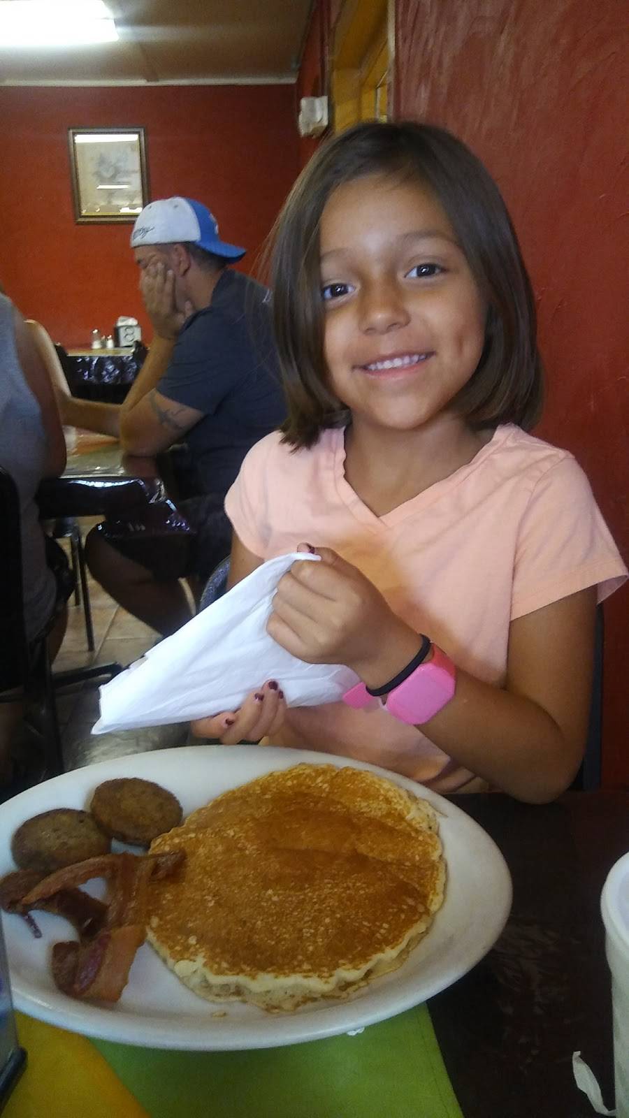 La Carreta Mexican Restaurant | restaurant | 112 W Pierce St, Luling, TX 78648, USA | 8308759510 OR +1 830-875-9510