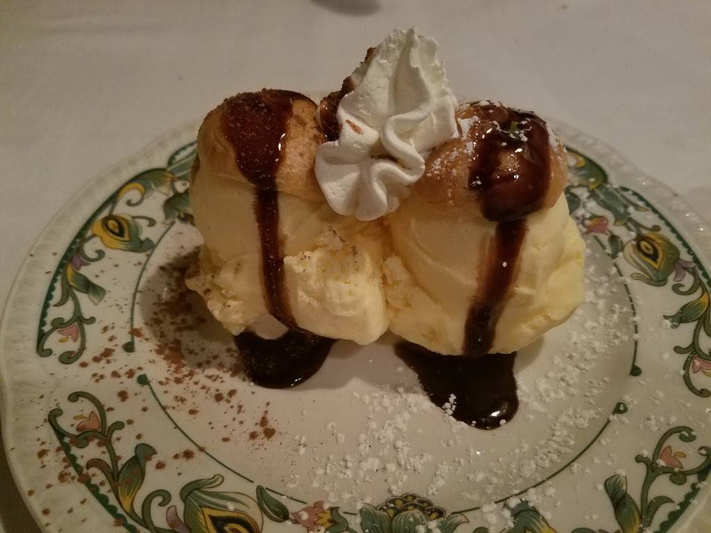 Le Petit Chateau | restaurant | 4615 Lankershim Blvd, North Hollywood, CA 91602, USA | 8187691812 OR +1 818-769-1812