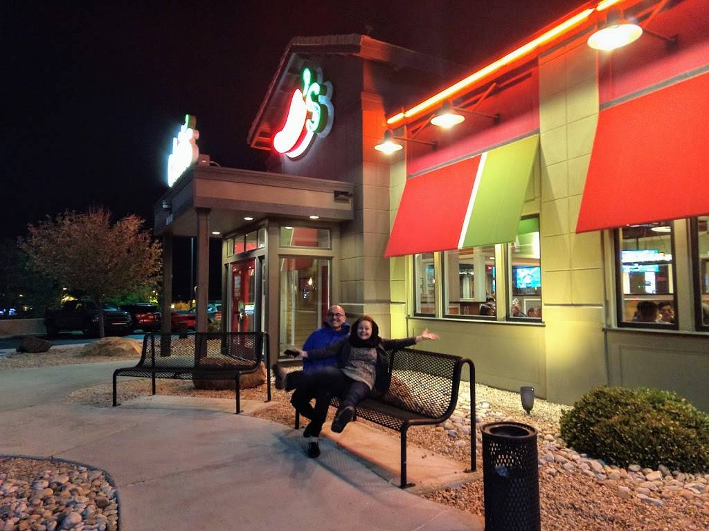 Chilis Grill & Bar | restaurant | 8100 Wyoming Blvd NE, Albuquerque, NM 87113, USA | 5057972733 OR +1 505-797-2733