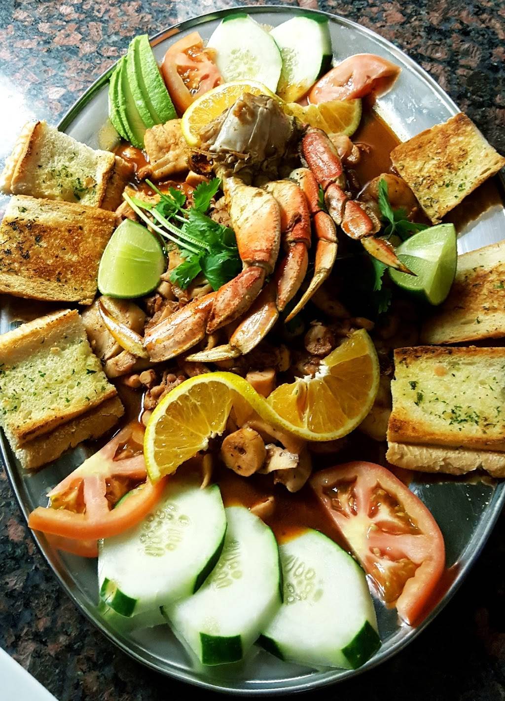 Amadas Cuban & Mexican Restaurant Cafe | restaurant | 340 W Lake St, Addison, IL 60101, USA | 6304581008 OR +1 630-458-1008