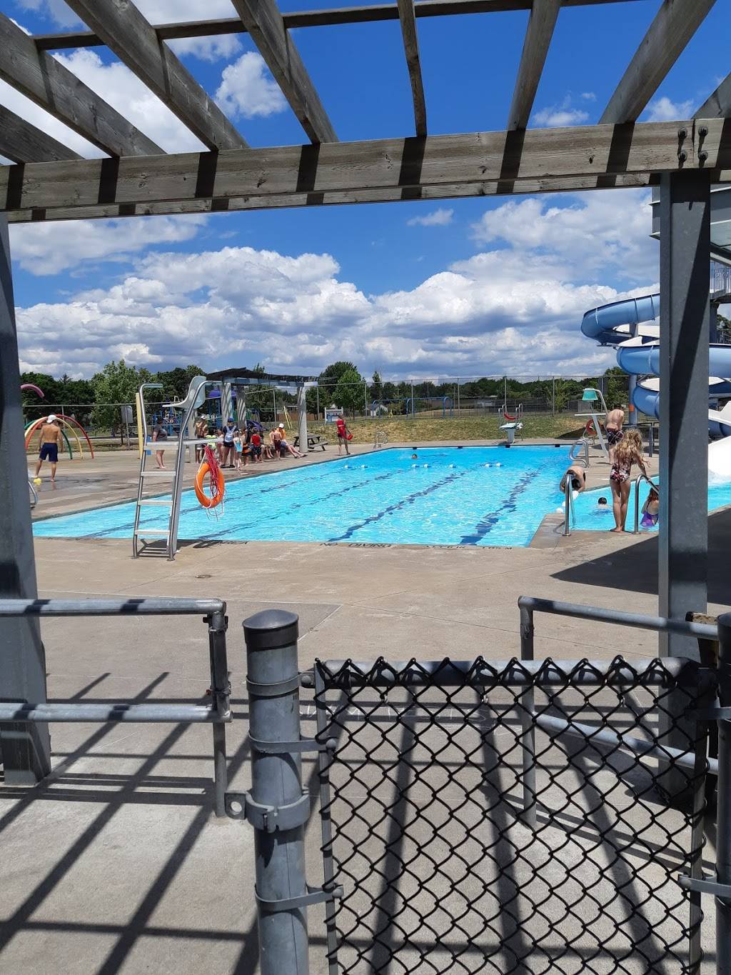 Remington Booster Pool | restaurant | 701 Edinborough St, Windsor, ON N8X 5E9, Canada | 5192556465 OR +1 519-255-6465