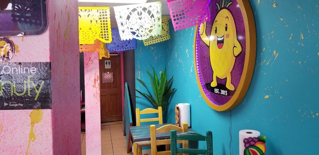 Pinas Locas Quetzaly | restaurant | 329 Grand St, Paterson, NJ 07505, USA | 9733338251 OR +1 973-333-8251
