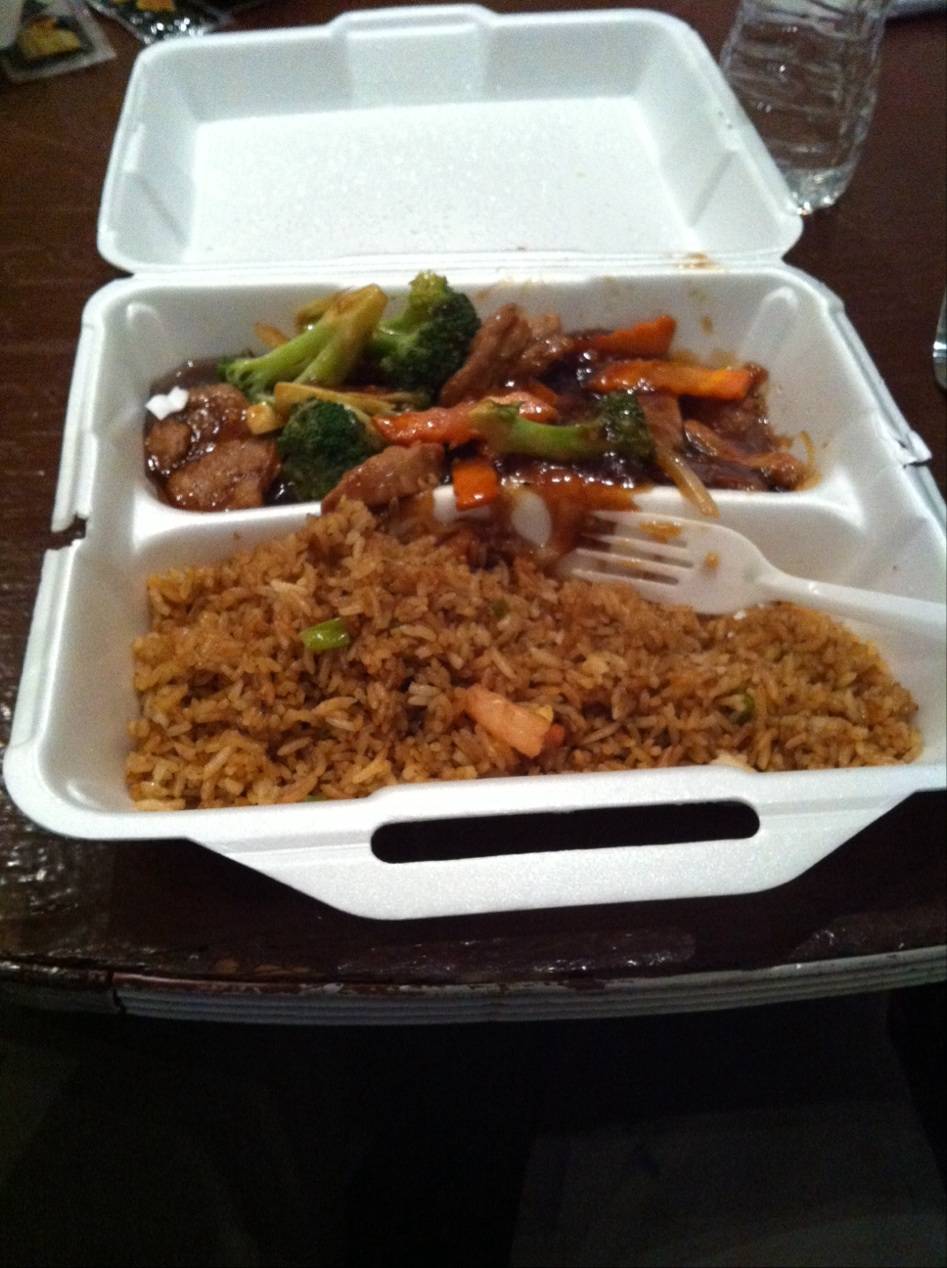 Takie Outit | restaurant | 2132 W Chicago Ave, Chicago, IL 60622, USA | 7732521880 OR +1 773-252-1880