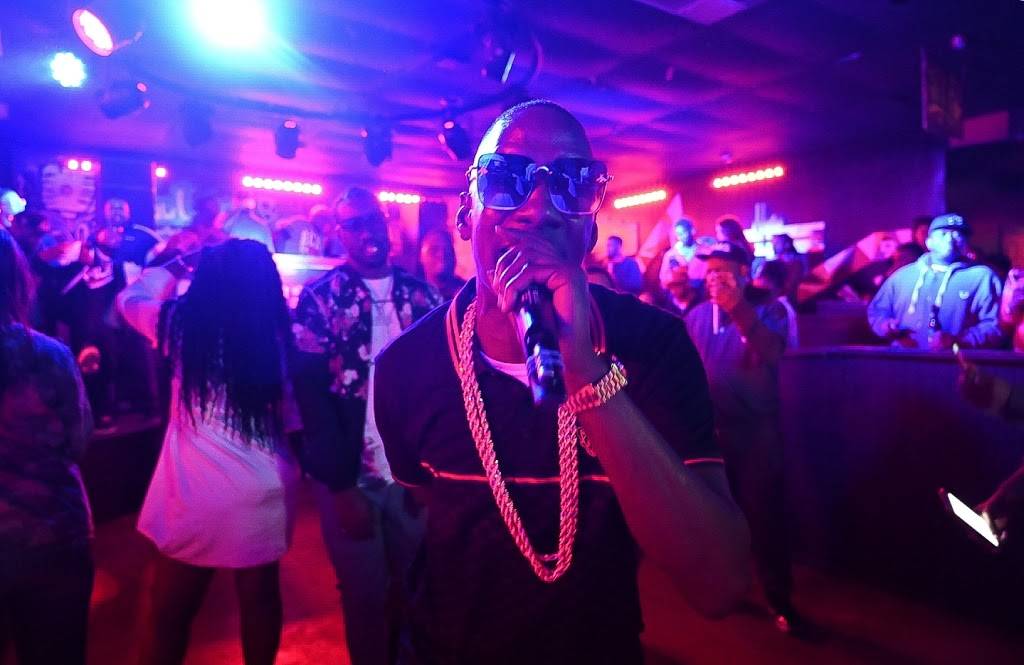 Jimmy Squids Hideout | restaurant | 705 Co Rd 6, Elkhart, IN 46514, USA | 5743276190 OR +1 574-327-6190