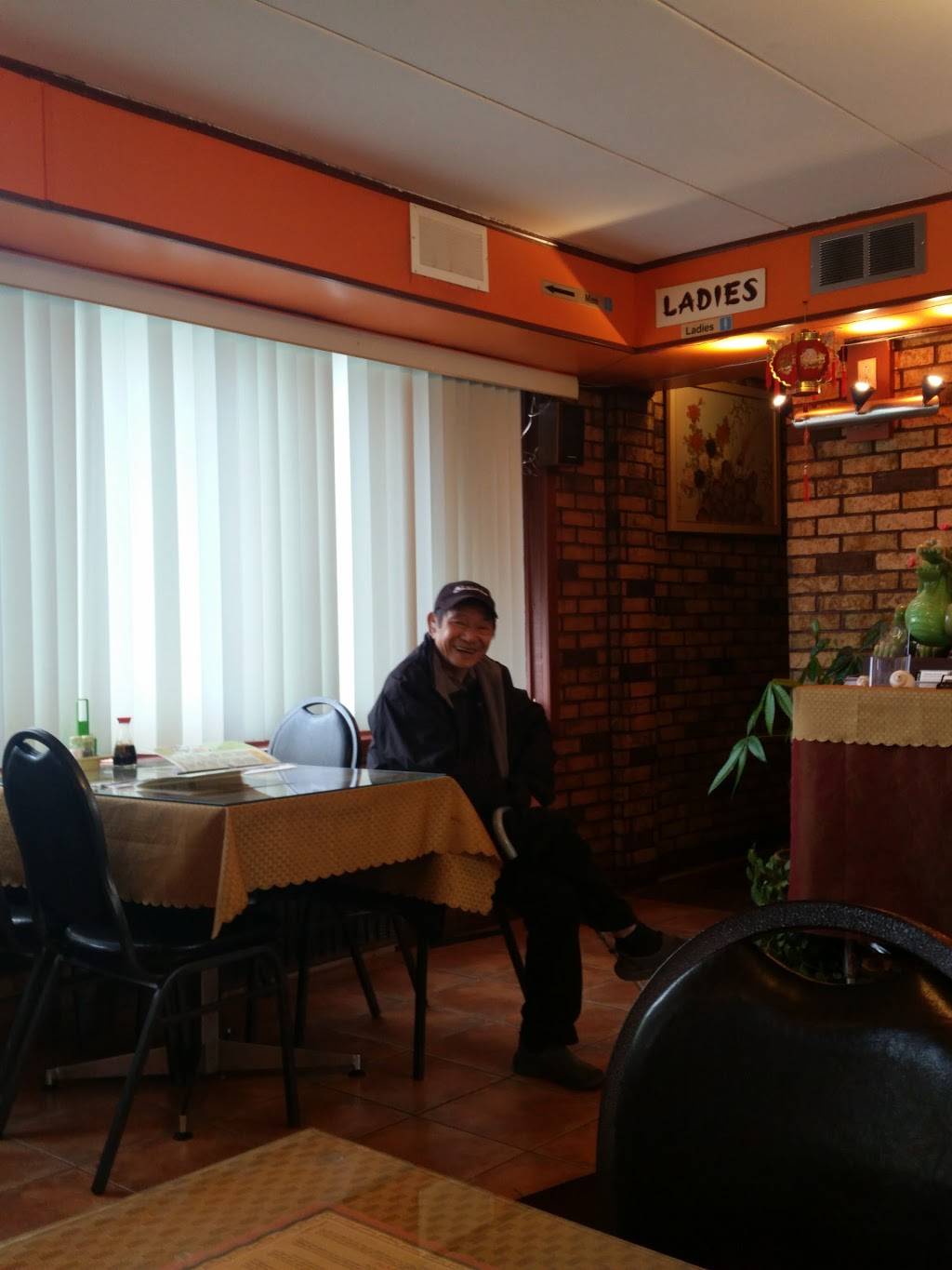 Marks Chop Suey | meal delivery | 298 Dundas St, Woodstock, ON N4S 1B2, Canada | 5195390130 OR +1 519-539-0130