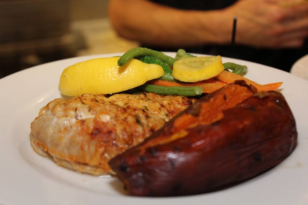 Blue Seafood & Spirits | restaurant | 2181 Upton Dr #420, Virginia Beach, VA 23454, USA | 7576895395 OR +1 757-689-5395