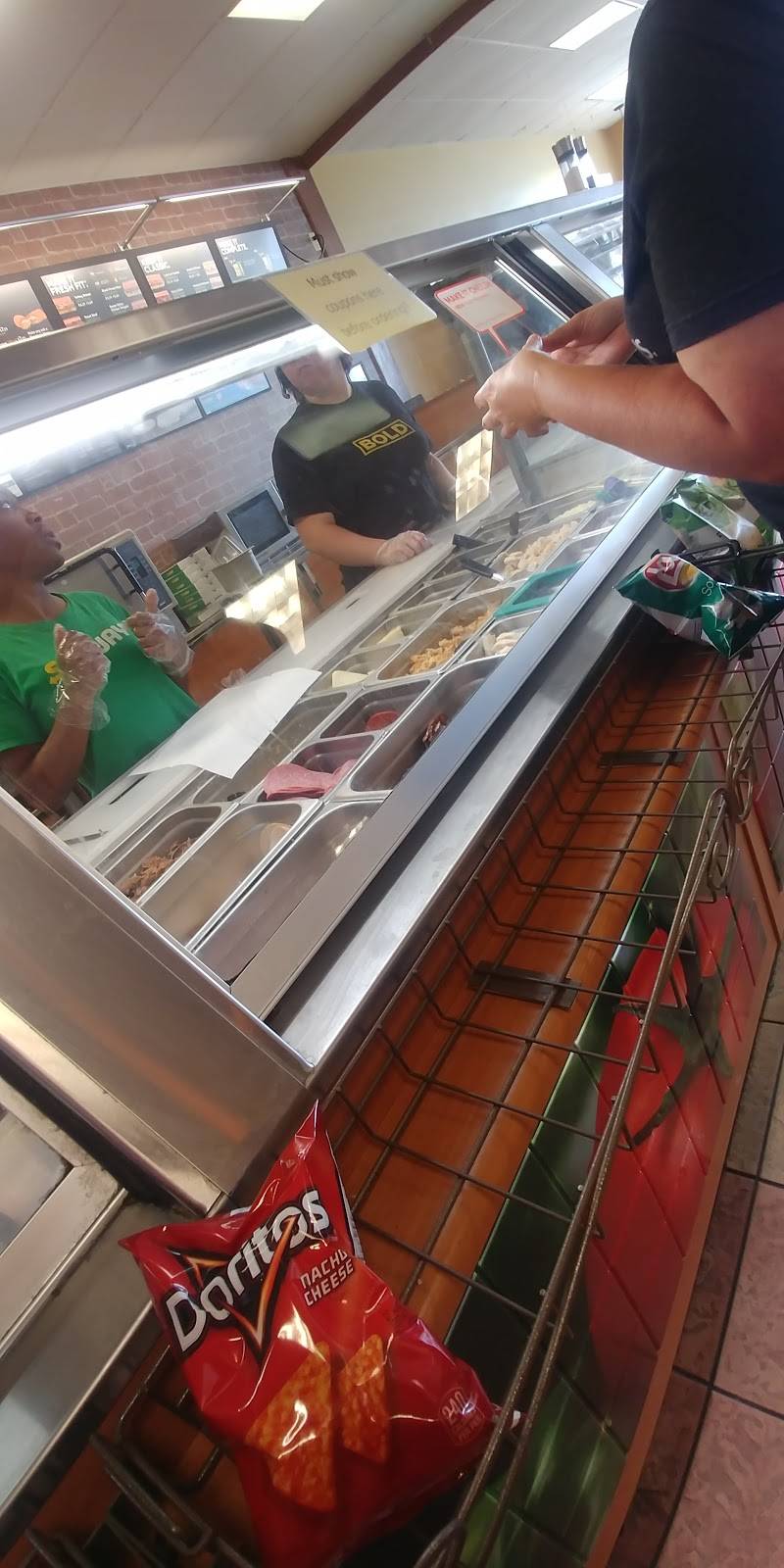 Subway | restaurant | 1060 Mineral Wells Ave, Paris, TN 38242, USA | 7316423210 OR +1 731-642-3210