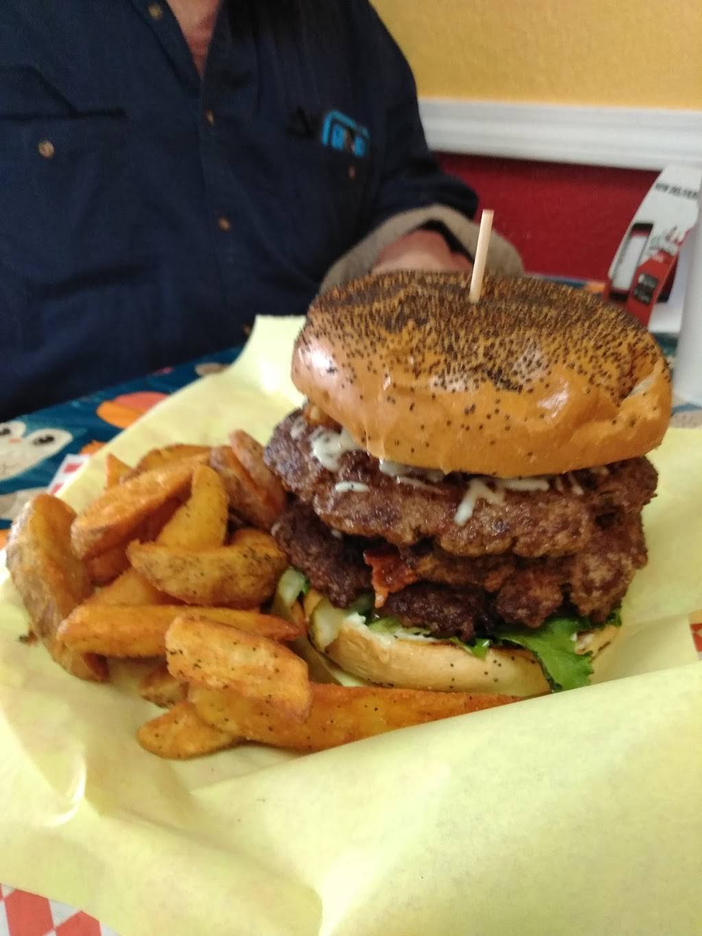 Moms Burgers & Wings | restaurant | 26615 US-380 Ste 170, Providence Village, TX 76227, USA | 9403659980 OR +1 940-365-9980