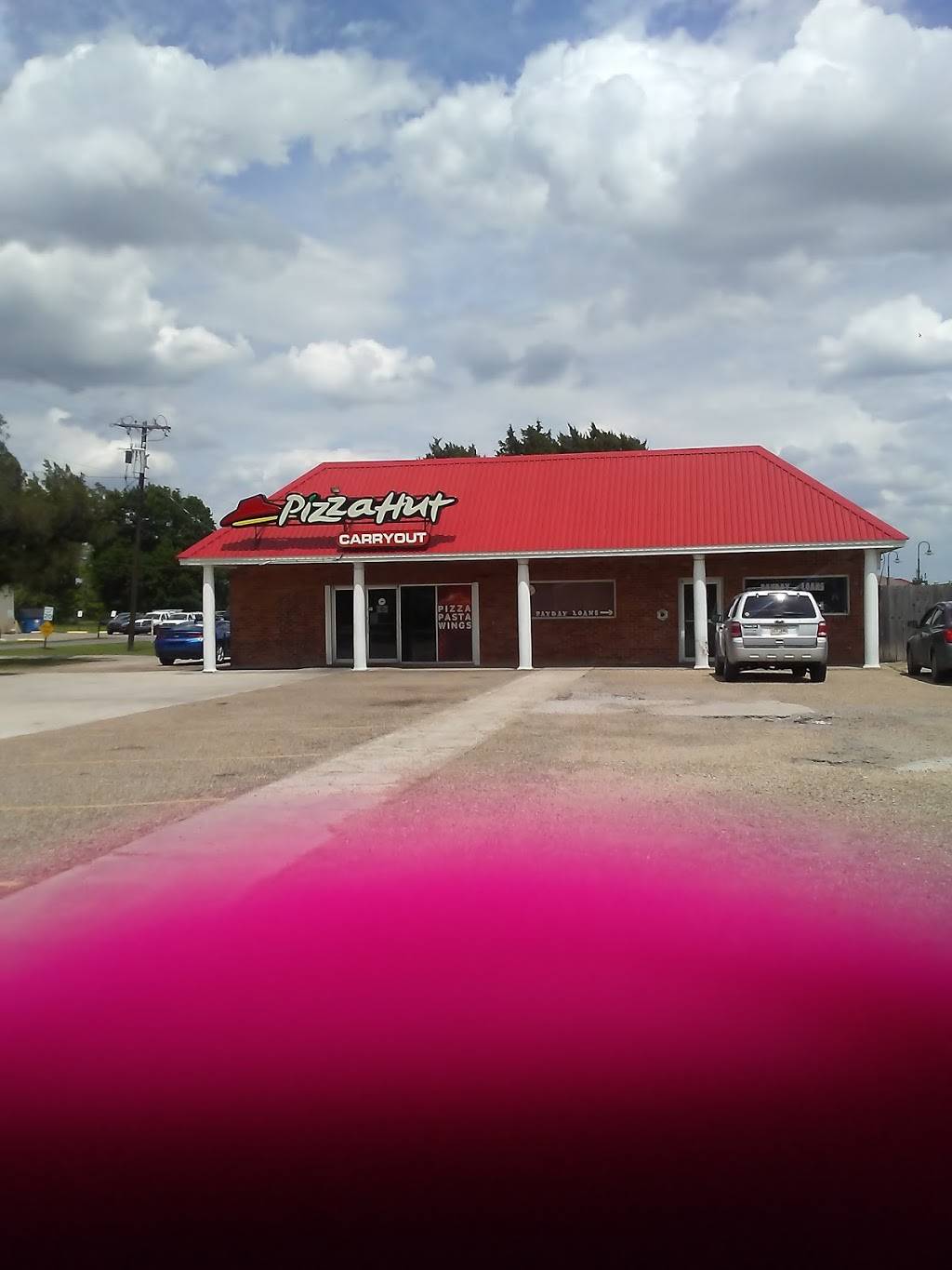 Pizza Hut | meal delivery | 1416 Rees St, Breaux Bridge, LA 70517, USA | 3373324422 OR +1 337-332-4422