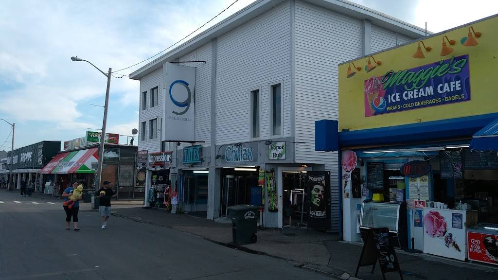 Cloud 9 Bar and Grille | night club | 225 Ocean Blvd, Hampton, NH 03842, USA | 6039260099 OR +1 603-926-0099