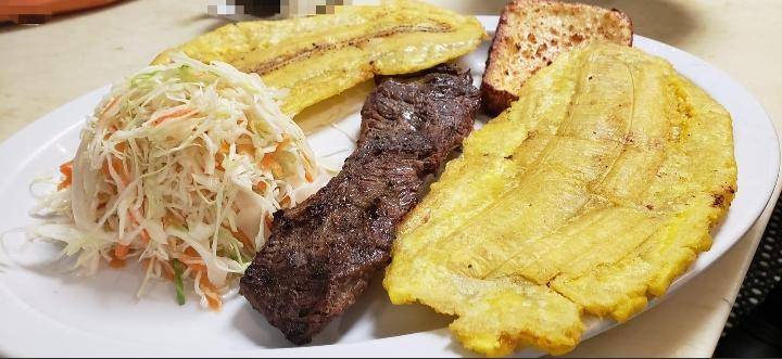 La Dueña Latín Food | restaurant | 7591 University Blvd, Winter Park, FL 32792, USA | 3212957952 OR +1 321-295-7952