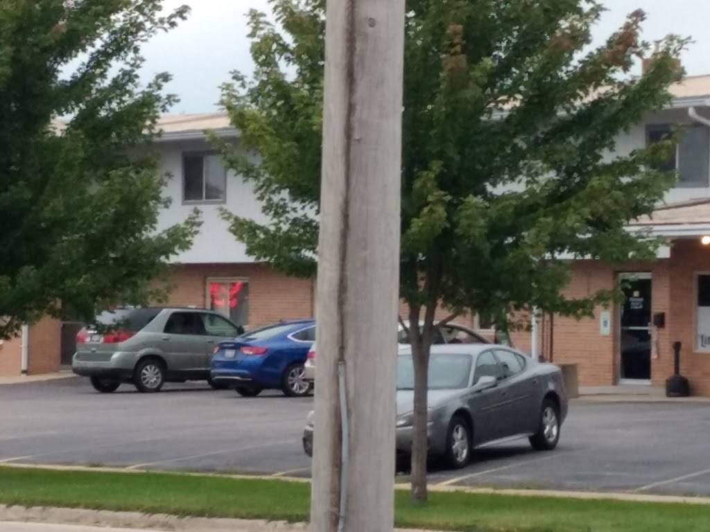 My Apartment Pub & Grill | restaurant | 15 N Arch St, Janesville, WI 53548, USA | 6087529908 OR +1 608-752-9908