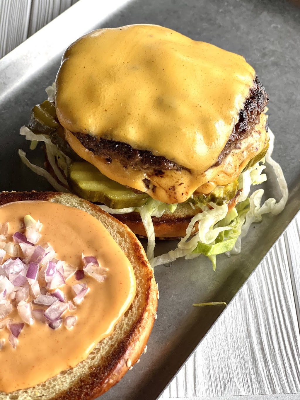 Chucks Dockside | restaurant | 3 S Evergreen Ave, Arlington Heights, IL 60005, USA | 8478148900 OR +1 847-814-8900