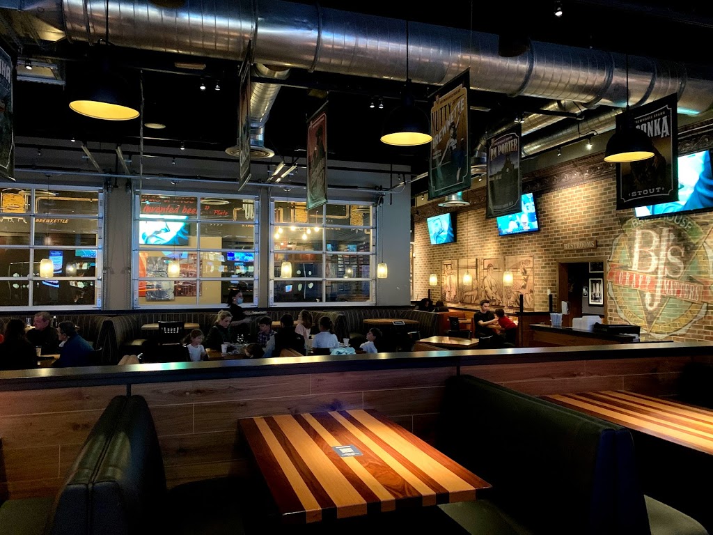 BJs Restaurant & Brewhouse | restaurant | 3748 Airport Blvd, Mobile, AL 36608, USA | 2515819240 OR +1 251-581-9240