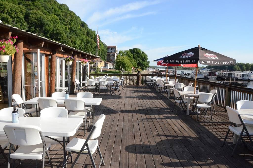 McGregors Marina Beer & Bratz | restaurant | 101 Front St, McGregor, IA 52157, USA | 5638739613 OR +1 563-873-9613