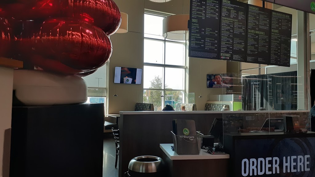 Wahlburgers @ Hy-Vee | restaurant | 8200 N 42nd Ave, New Hope, MN 55428, USA | 7635317472 OR +1 763-531-7472