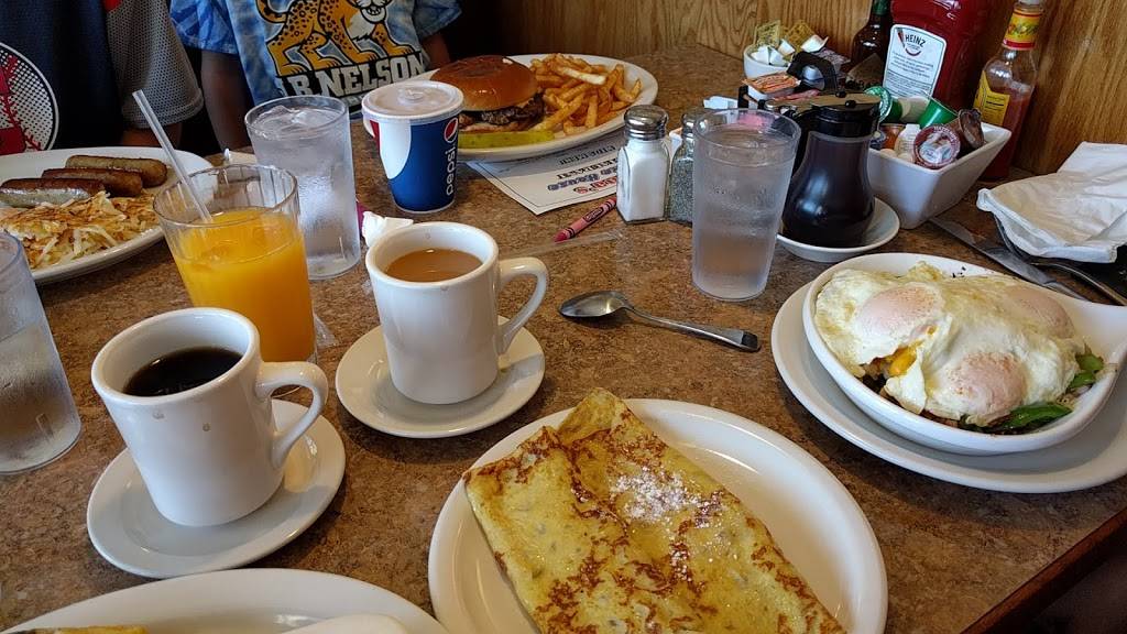 Brianas Pancake House | restaurant | 10 N Island Ave, Batavia, IL 60510, USA | 6304544570 OR +1 630-454-4570