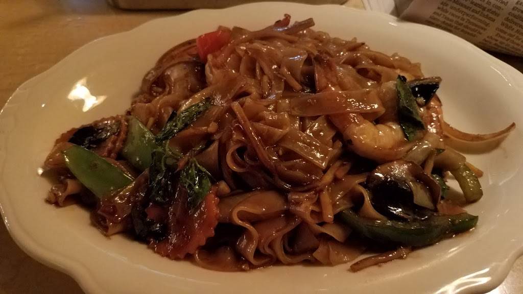 Queen Bees Thai Kitchen | restaurant | 3781 S Nova Rd p, Port Orange, FL 32129, USA | 3862369919 OR +1 386-236-9919