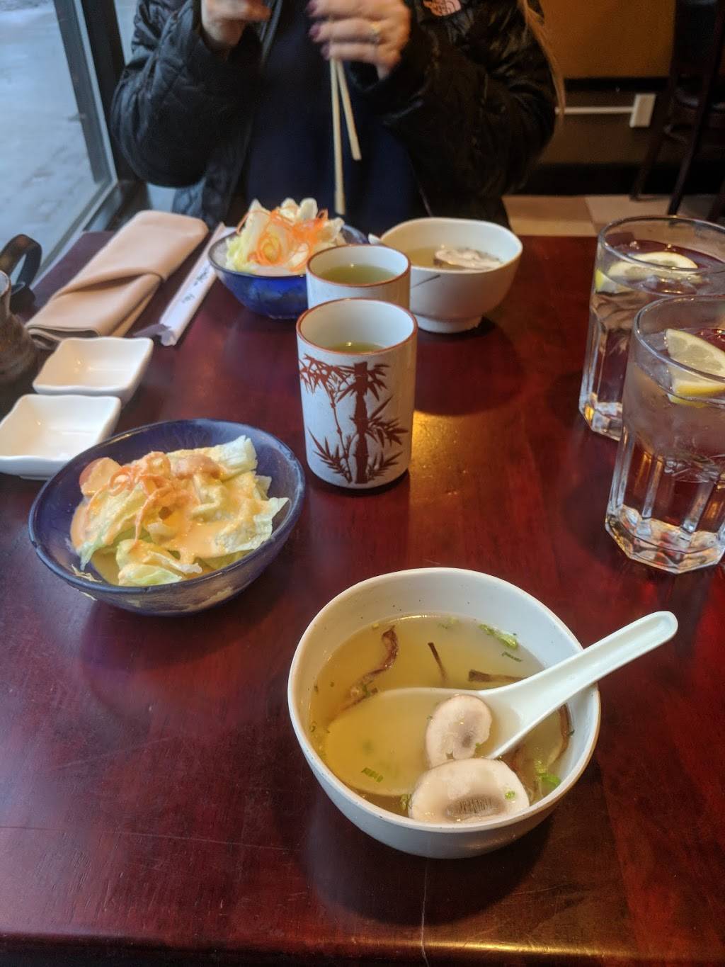 Aki | restaurant | 94 Maine St, Brunswick, ME 04011, USA | 2077298866 OR +1 207-729-8866