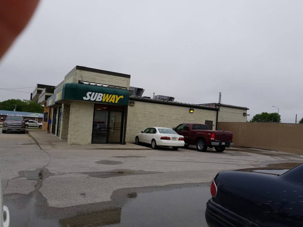 Subway | meal takeaway | 623 N, Hwy 6, Gretna, NE 68028, USA | 4023325077 OR +1 402-332-5077