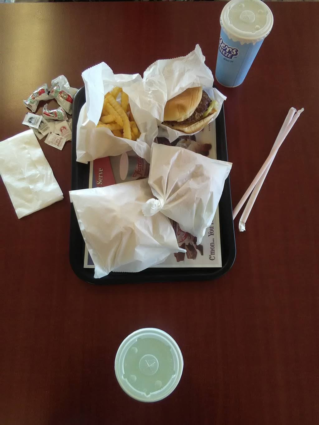 Fosters Freeze | restaurant | 906 E Pacheco Blvd, Los Banos, CA 93635, USA | 2098264195 OR +1 209-826-4195