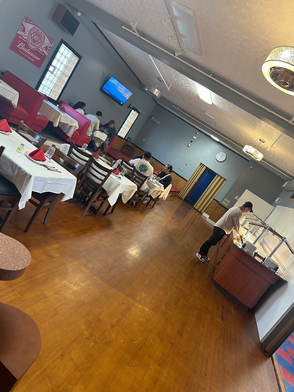 Family Vansa Ghar Restaurant & Bar | restaurant | 753 N Main St, Akron, OH 44310, USA | 2344666234 OR +1 234-466-6234